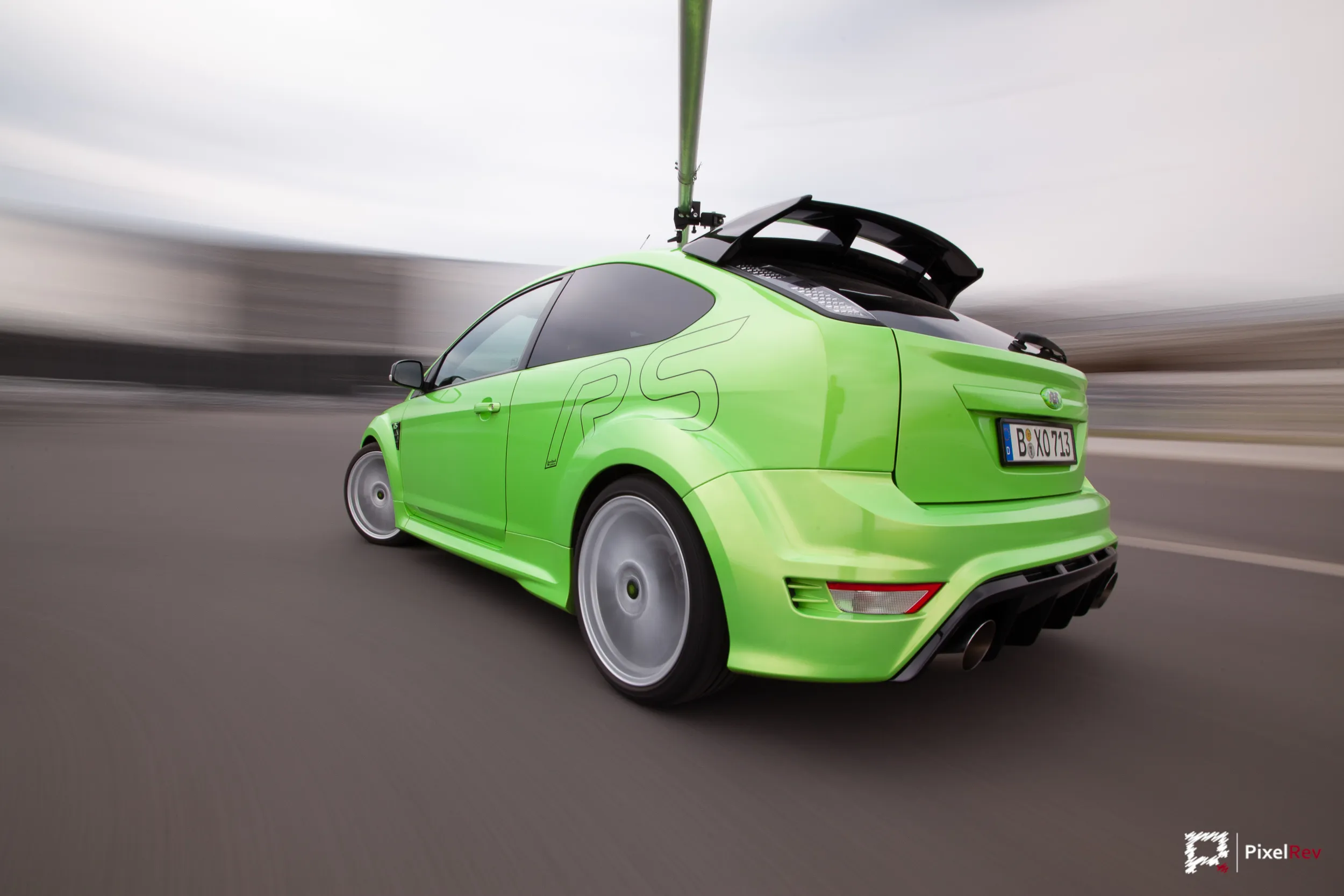 Heck des grünen Ford Focus RS im Rig Shot, Rig sichtbar